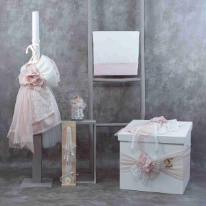 Σετ βάπτισης για κορίτσι με θέμα Λουλούδια-Μονόγραμμα L-E738